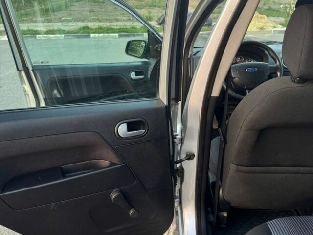 Сірий Форд Фьюжен, об'ємом двигуна 1.4 л та пробігом 240 тис. км за 5200 $, фото 12 на Automoto.ua