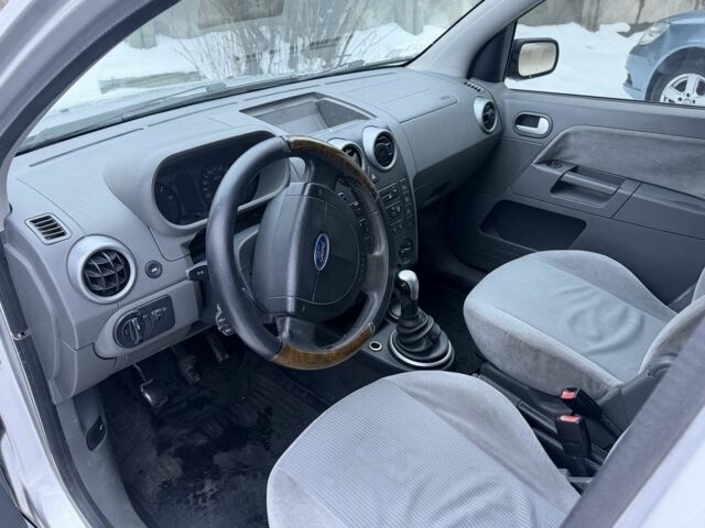 Серый Форд Фьюжн, объемом двигателя 1.4 л и пробегом 200 тыс. км за 3300 $, фото 6 на Automoto.ua