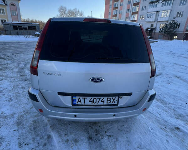 Сірий Форд Фьюжен, об'ємом двигуна 1.4 л та пробігом 325 тис. км за 3350 $, фото 3 на Automoto.ua