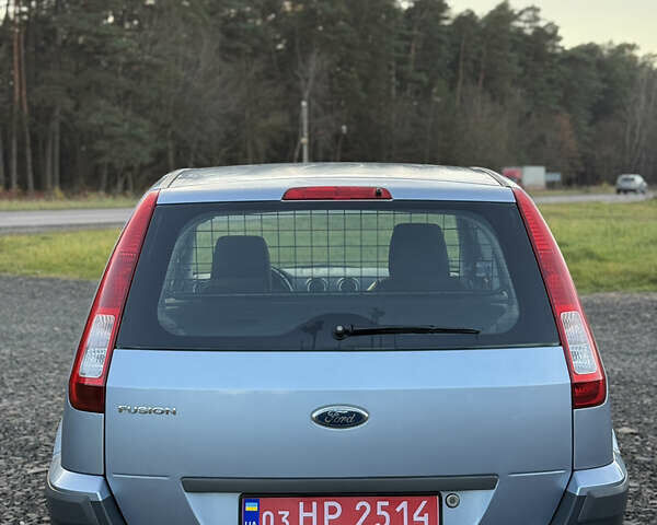 Серый Форд Фьюжн, объемом двигателя 1.4 л и пробегом 141 тыс. км за 5550 $, фото 4 на Automoto.ua