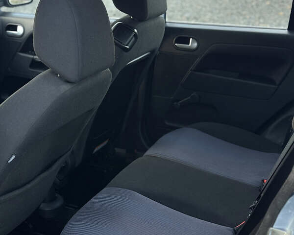 Серый Форд Фьюжн, объемом двигателя 1.4 л и пробегом 141 тыс. км за 5550 $, фото 11 на Automoto.ua