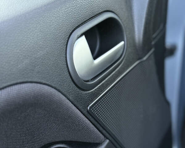 Серый Форд Фьюжн, объемом двигателя 1.4 л и пробегом 141 тыс. км за 5550 $, фото 16 на Automoto.ua