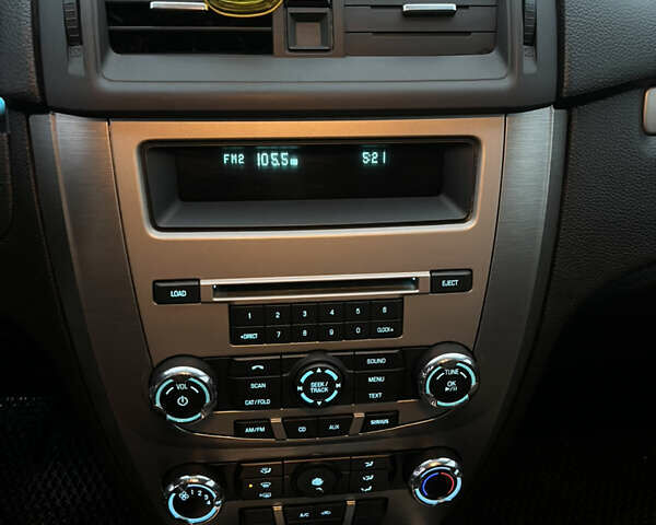 Сірий Форд Фьюжен, об'ємом двигуна 2.49 л та пробігом 140 тис. км за 7000 $, фото 27 на Automoto.ua