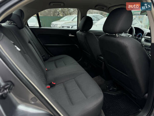 Сірий Форд Фьюжен, об'ємом двигуна 2.5 л та пробігом 218 тис. км за 5950 $, фото 30 на Automoto.ua