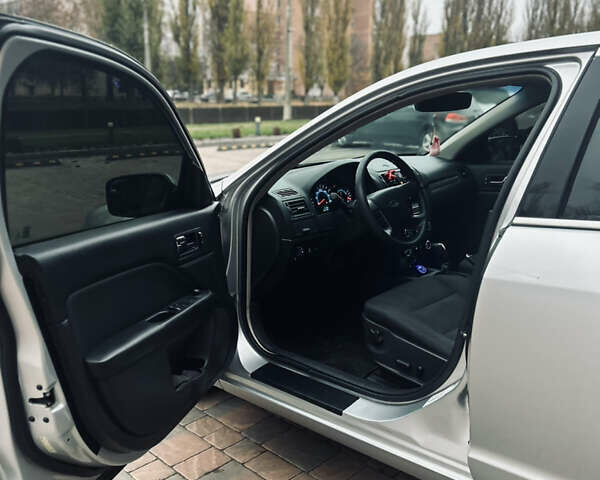 Серый Форд Фьюжн, объемом двигателя 2.49 л и пробегом 217 тыс. км за 7000 $, фото 12 на Automoto.ua