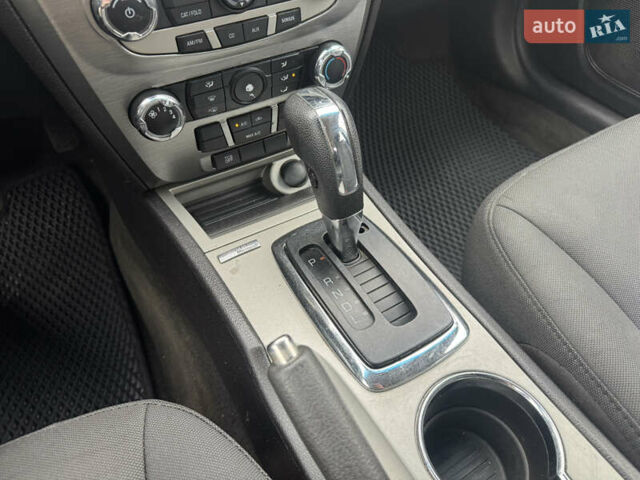 Сірий Форд Фьюжен, об'ємом двигуна 2.49 л та пробігом 138 тис. км за 6900 $, фото 16 на Automoto.ua