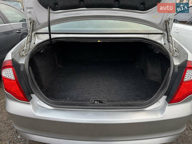 Сірий Форд Фьюжен, об'ємом двигуна 2.49 л та пробігом 138 тис. км за 6900 $, фото 21 на Automoto.ua
