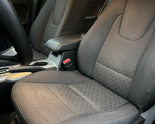 Сірий Форд Фьюжен, об'ємом двигуна 2.49 л та пробігом 140 тис. км за 7000 $, фото 30 на Automoto.ua