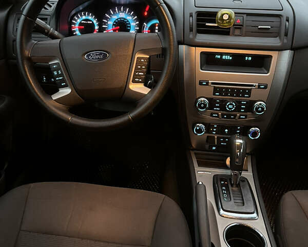 Сірий Форд Фьюжен, об'ємом двигуна 2.49 л та пробігом 140 тис. км за 7000 $, фото 26 на Automoto.ua