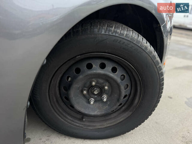 Сірий Форд Фьюжен, об'ємом двигуна 2.5 л та пробігом 218 тис. км за 5950 $, фото 16 на Automoto.ua