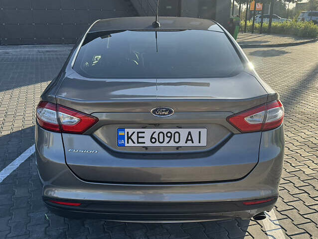 Серый Форд Фьюжн, объемом двигателя 2.49 л и пробегом 205 тыс. км за 9000 $, фото 7 на Automoto.ua