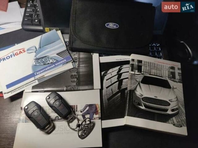 Сірий Форд Фьюжен, об'ємом двигуна 2.49 л та пробігом 129 тис. км за 9550 $, фото 5 на Automoto.ua