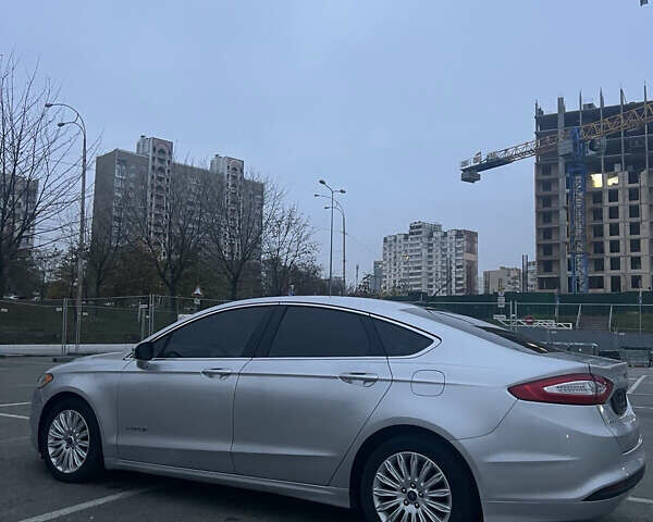Серый Форд Фьюжн, объемом двигателя 0 л и пробегом 181 тыс. км за 11400 $, фото 5 на Automoto.ua