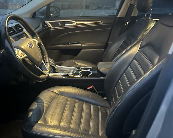 Серый Форд Фьюжн, объемом двигателя 0 л и пробегом 181 тыс. км за 11400 $, фото 17 на Automoto.ua