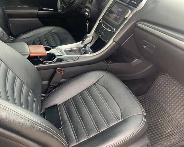 Сірий Форд Фьюжен, об'ємом двигуна 1.6 л та пробігом 200 тис. км за 8200 $, фото 4 на Automoto.ua