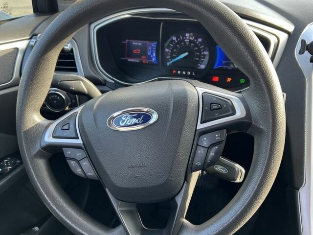 Серый Форд Фьюжн, объемом двигателя 2 л и пробегом 205 тыс. км за 11300 $, фото 14 на Automoto.ua