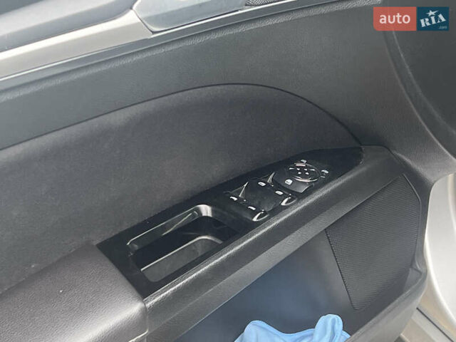 Серый Форд Фьюжн, объемом двигателя 2.5 л и пробегом 235 тыс. км за 7999 $, фото 15 на Automoto.ua