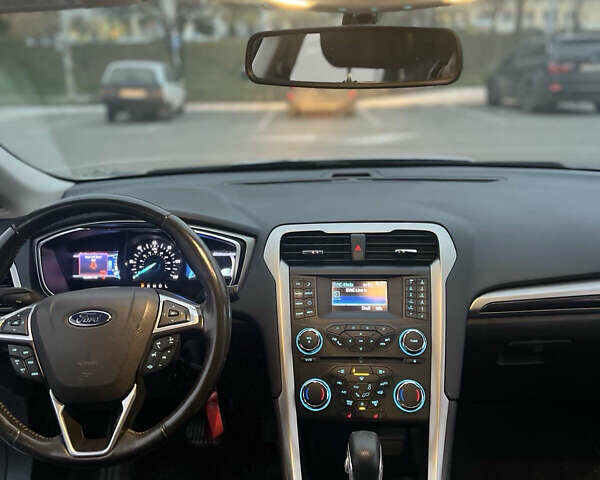 Серый Форд Фьюжн, объемом двигателя 0 л и пробегом 181 тыс. км за 11400 $, фото 15 на Automoto.ua