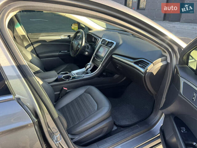 Серый Форд Фьюжн, объемом двигателя 2.49 л и пробегом 205 тыс. км за 9000 $, фото 15 на Automoto.ua