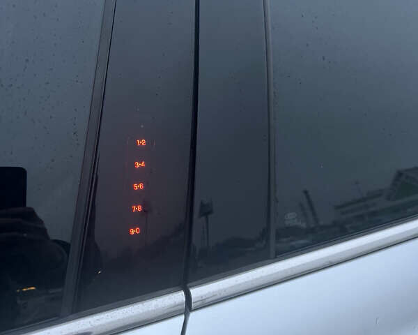 Серый Форд Фьюжн, объемом двигателя 0 л и пробегом 181 тыс. км за 11400 $, фото 13 на Automoto.ua