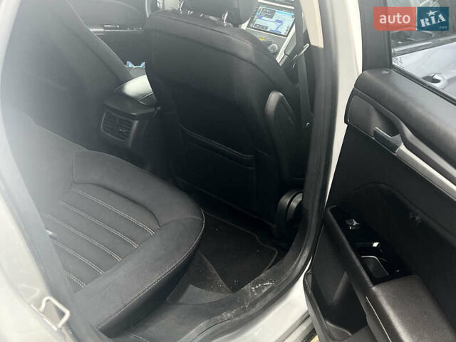 Серый Форд Фьюжн, объемом двигателя 2.5 л и пробегом 235 тыс. км за 7999 $, фото 14 на Automoto.ua
