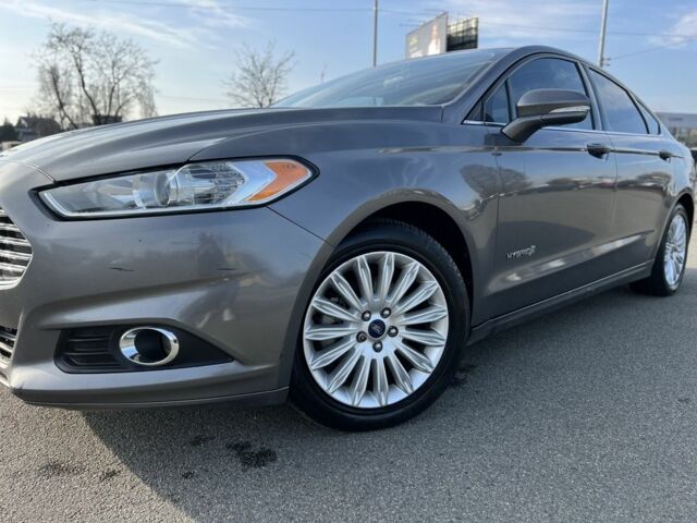 Серый Форд Фьюжн, объемом двигателя 2 л и пробегом 205 тыс. км за 11300 $, фото 2 на Automoto.ua