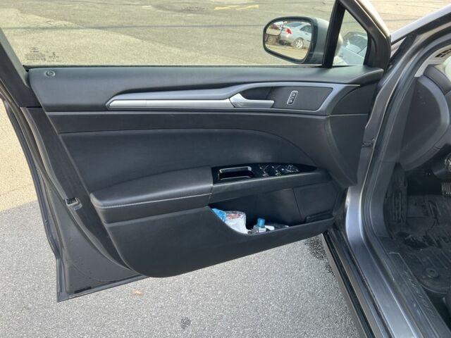 Серый Форд Фьюжн, объемом двигателя 2 л и пробегом 205 тыс. км за 11300 $, фото 9 на Automoto.ua