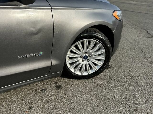 Серый Форд Фьюжн, объемом двигателя 2 л и пробегом 205 тыс. км за 11300 $, фото 7 на Automoto.ua