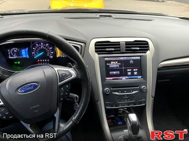 Серый Форд Фьюжн, объемом двигателя 2 л и пробегом 192 тыс. км за 10800 $, фото 2 на Automoto.ua