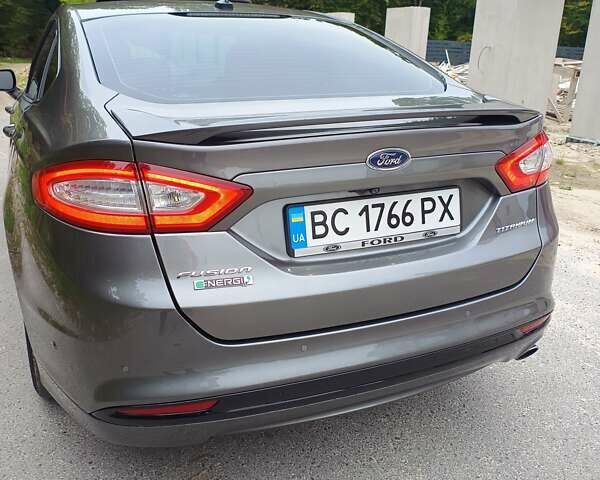 Сірий Форд Фьюжен, об'ємом двигуна 2 л та пробігом 231 тис. км за 10900 $, фото 26 на Automoto.ua