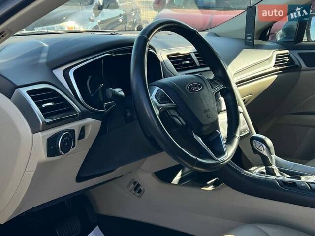 Серый Форд Фьюжн, объемом двигателя 2 л и пробегом 181 тыс. км за 11499 $, фото 10 на Automoto.ua