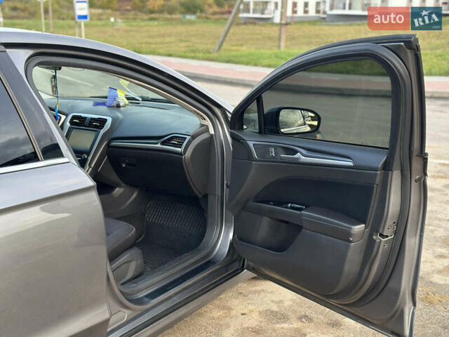 Серый Форд Фьюжн, объемом двигателя 2 л и пробегом 244 тыс. км за 9999 $, фото 14 на Automoto.ua