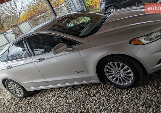 Сірий Форд Фьюжен, об'ємом двигуна 2 л та пробігом 235 тис. км за 12000 $, фото 5 на Automoto.ua