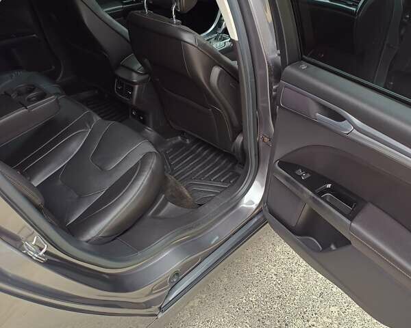 Сірий Форд Фьюжен, об'ємом двигуна 2 л та пробігом 231 тис. км за 10900 $, фото 33 на Automoto.ua