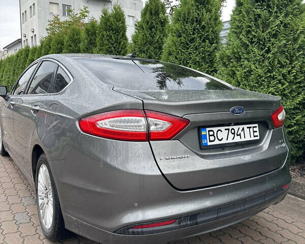 Сірий Форд Фьюжен, об'ємом двигуна 2 л та пробігом 202 тис. км за 12000 $, фото 1 на Automoto.ua
