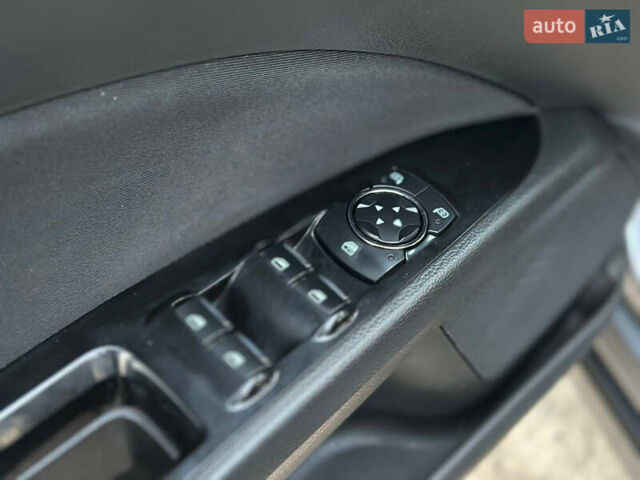 Сірий Форд Фьюжен, об'ємом двигуна 1.5 л та пробігом 250 тис. км за 7600 $, фото 11 на Automoto.ua