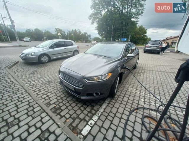 Сірий Форд Фьюжен, об'ємом двигуна 2 л та пробігом 205 тис. км за 10250 $, фото 5 на Automoto.ua