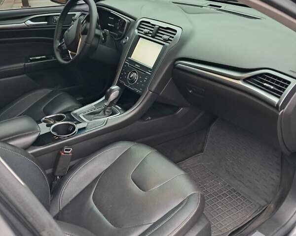 Сірий Форд Фьюжен, об'ємом двигуна 2 л та пробігом 186 тис. км за 12500 $, фото 10 на Automoto.ua