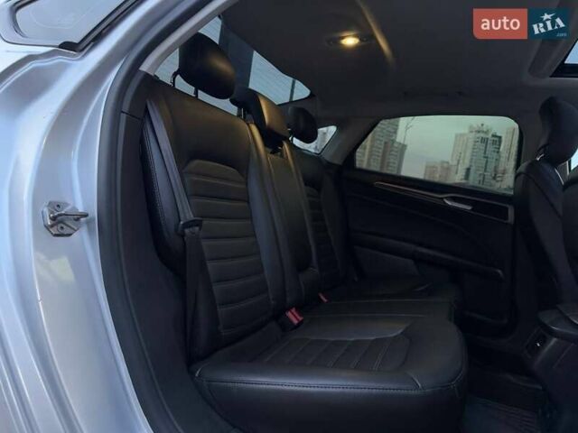 Серый Форд Фьюжн, объемом двигателя 1.6 л и пробегом 223 тыс. км за 9990 $, фото 10 на Automoto.ua