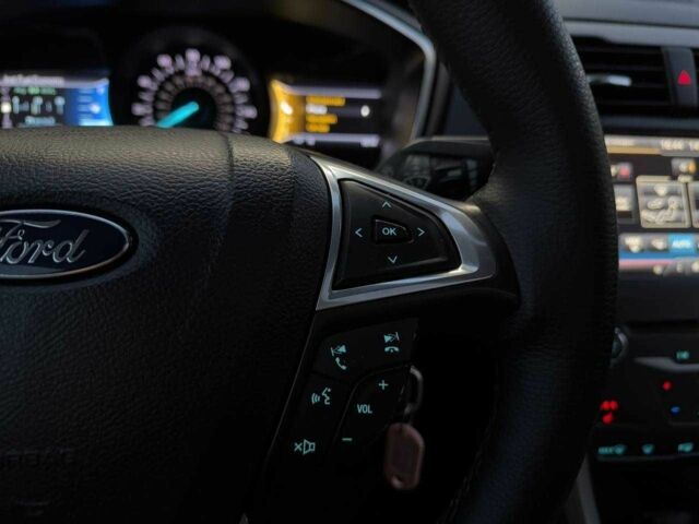 Сірий Форд Фьюжен, об'ємом двигуна 0 л та пробігом 223 тис. км за 9990 $, фото 23 на Automoto.ua