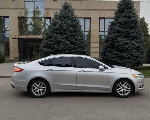 Сірий Форд Фьюжен, об'ємом двигуна 2 л та пробігом 143 тис. км за 11000 $, фото 1 на Automoto.ua