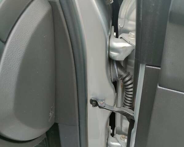 Серый Форд Фьюжн, объемом двигателя 1.6 л и пробегом 232 тыс. км за 8300 $, фото 8 на Automoto.ua