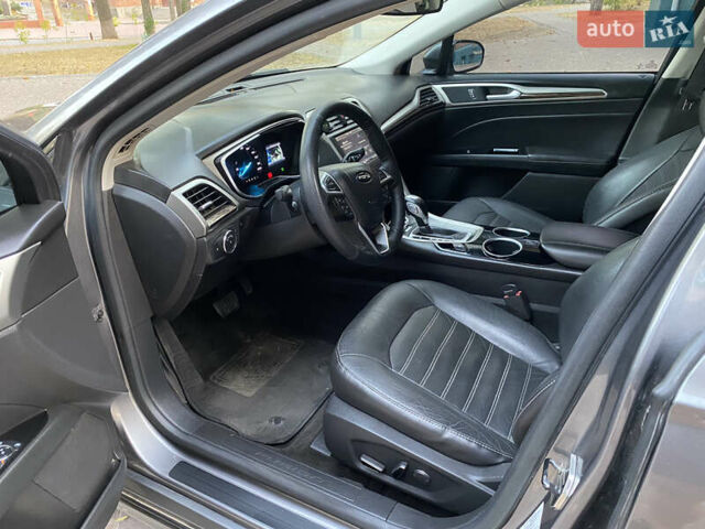 Сірий Форд Фьюжен, об'ємом двигуна 2 л та пробігом 220 тис. км за 12700 $, фото 20 на Automoto.ua