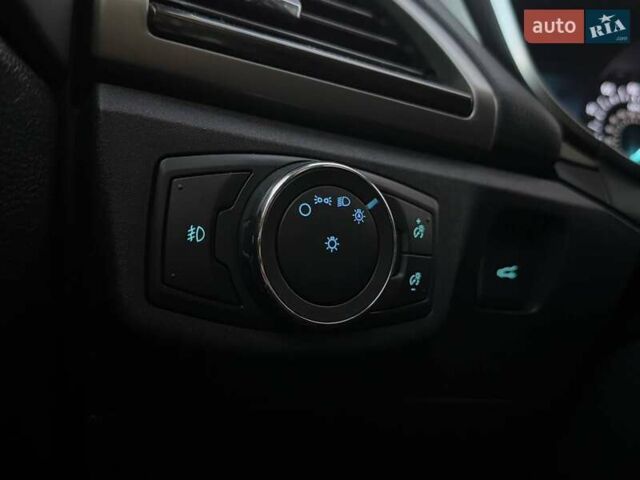 Серый Форд Фьюжн, объемом двигателя 1.6 л и пробегом 223 тыс. км за 9990 $, фото 18 на Automoto.ua