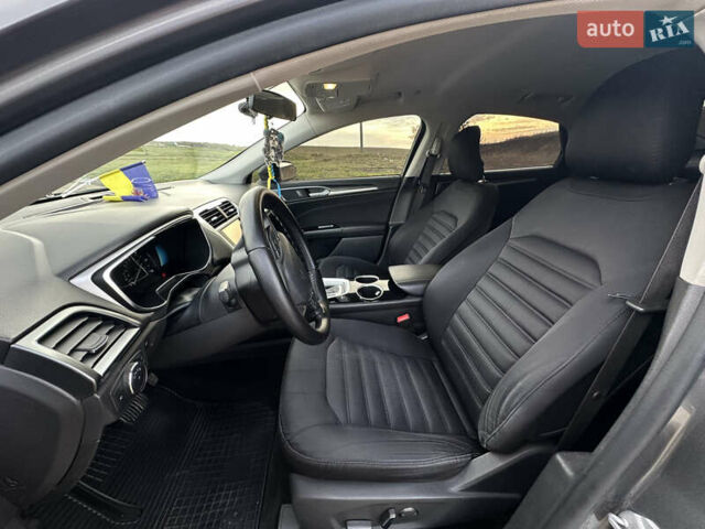 Серый Форд Фьюжн, объемом двигателя 2 л и пробегом 244 тыс. км за 9999 $, фото 19 на Automoto.ua