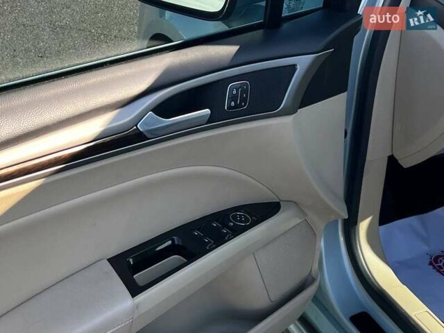 Серый Форд Фьюжн, объемом двигателя 2 л и пробегом 181 тыс. км за 11499 $, фото 8 на Automoto.ua