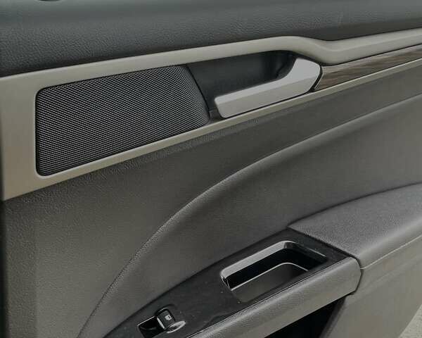 Сірий Форд Фьюжен, об'ємом двигуна 2 л та пробігом 158 тис. км за 10900 $, фото 11 на Automoto.ua