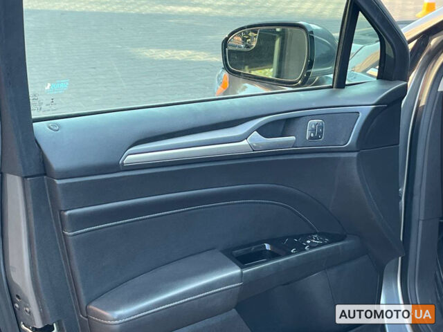 Серый Форд Фьюжн, объемом двигателя 2 л и пробегом 172 тыс. км за 10700 $, фото 6 на Automoto.ua