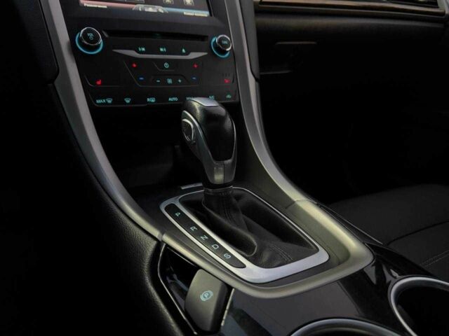 Сірий Форд Фьюжен, об'ємом двигуна 0 л та пробігом 223 тис. км за 9990 $, фото 19 на Automoto.ua