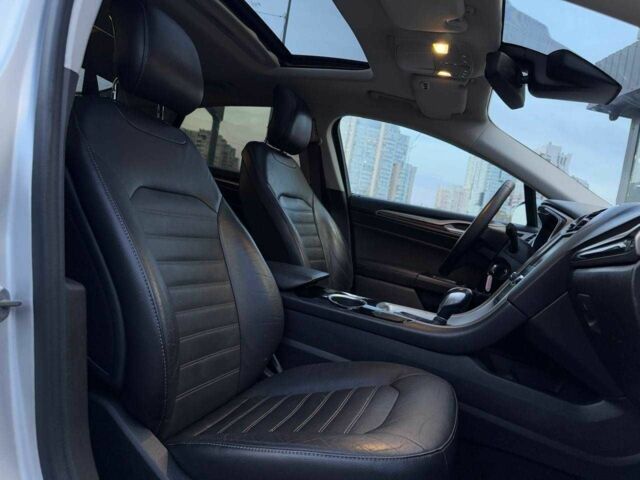 Сірий Форд Фьюжен, об'ємом двигуна 0 л та пробігом 223 тис. км за 9990 $, фото 11 на Automoto.ua